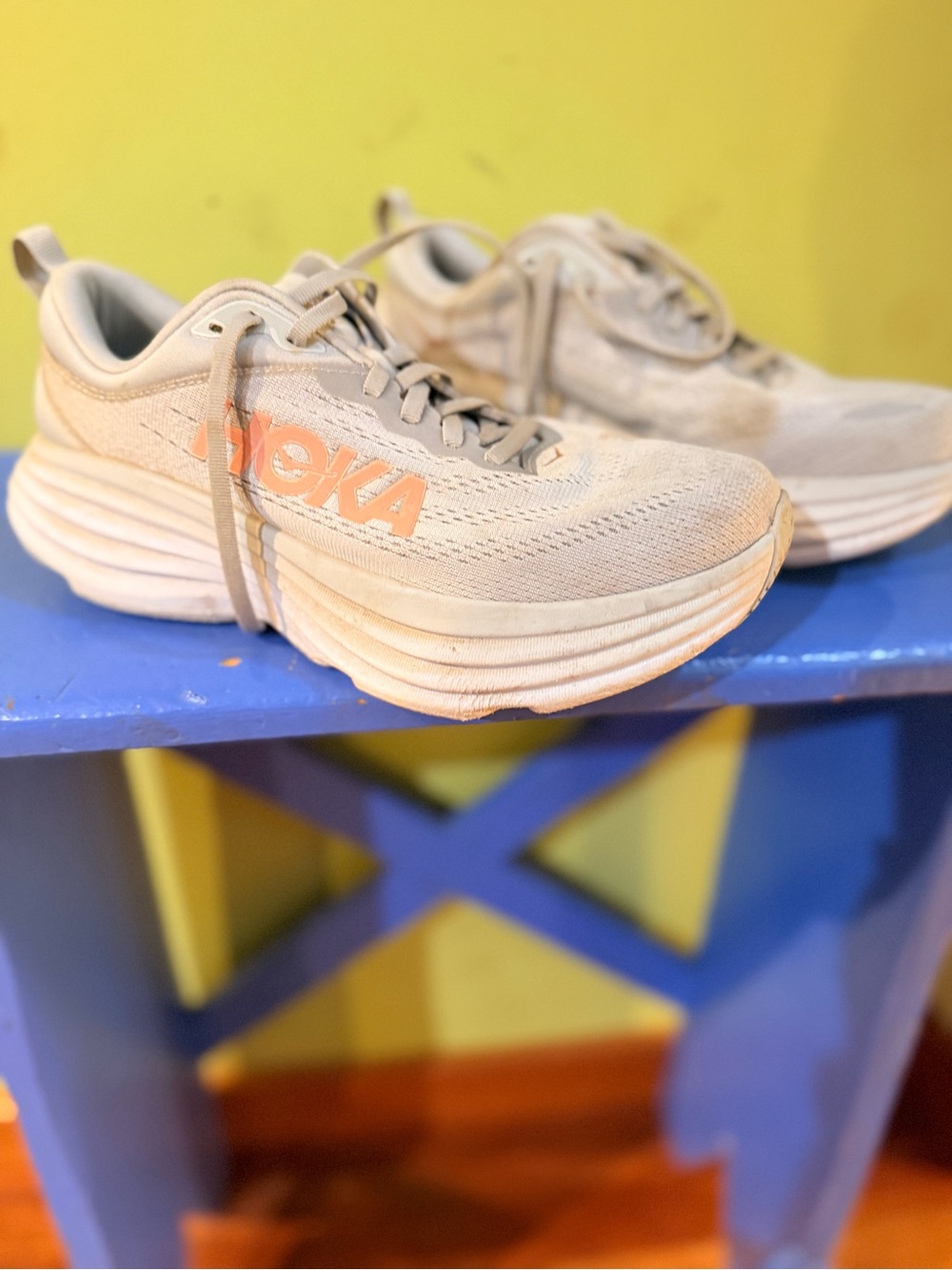 Hoka 8D Bondi